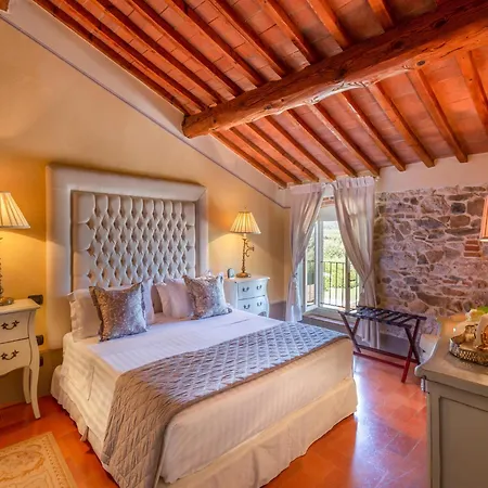 Fenced In The Heart Of Tuscany 빌라 *