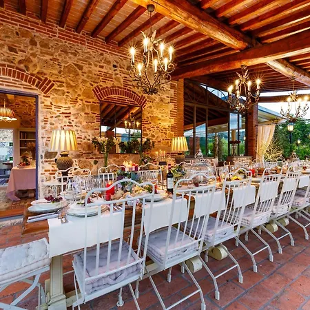 Fenced In The Heart Of Tuscany 피에베아니에볼레
